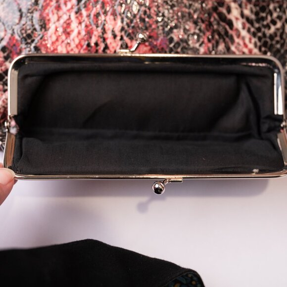 Kenneth Cole Reaction Clutch With Coin Purse Pink Snake Skin Pattern - Picture 7 of 12